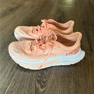Hoka Kawana Women’s size US 8